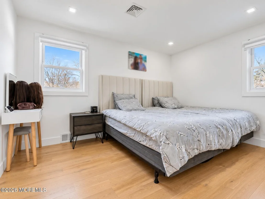 Photo of 19 Beacon Street