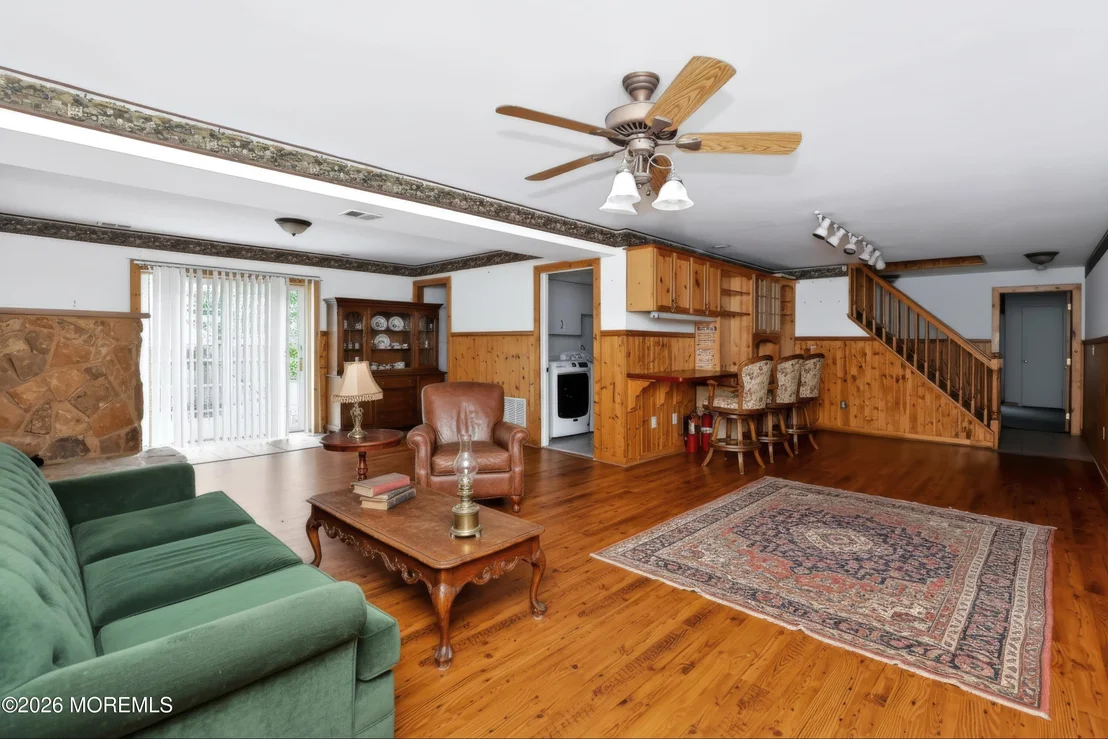 Photo of 2121 Ridgeway Road