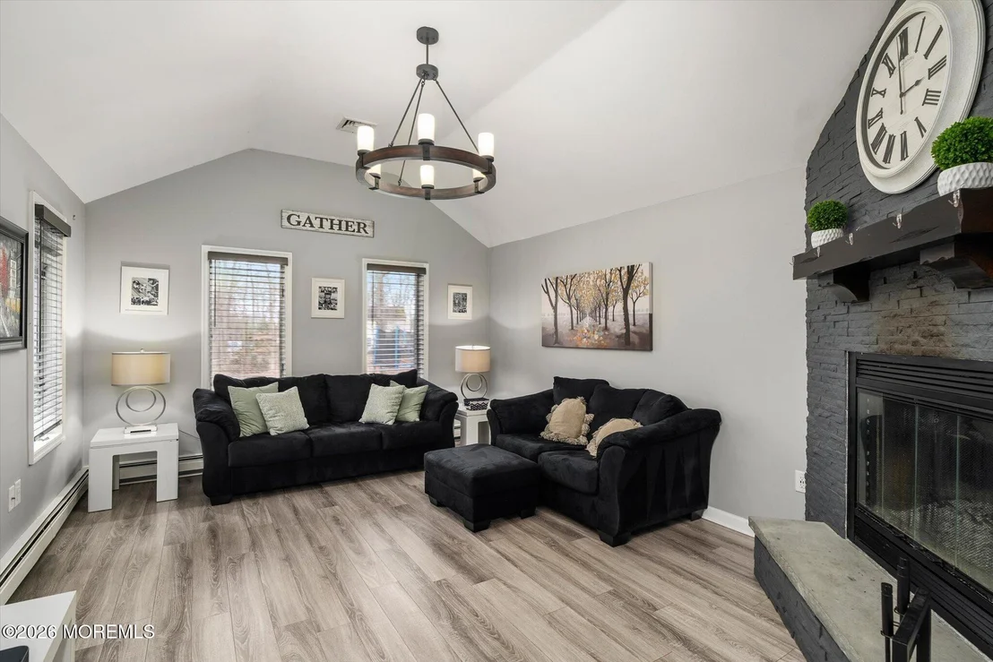 Photo of 5 Pin Oak Drive