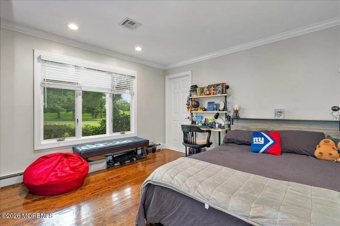 Photo of 48 Lakeside Avenue