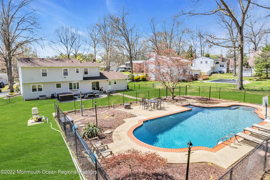 Photo of 7 Algonquin Drive