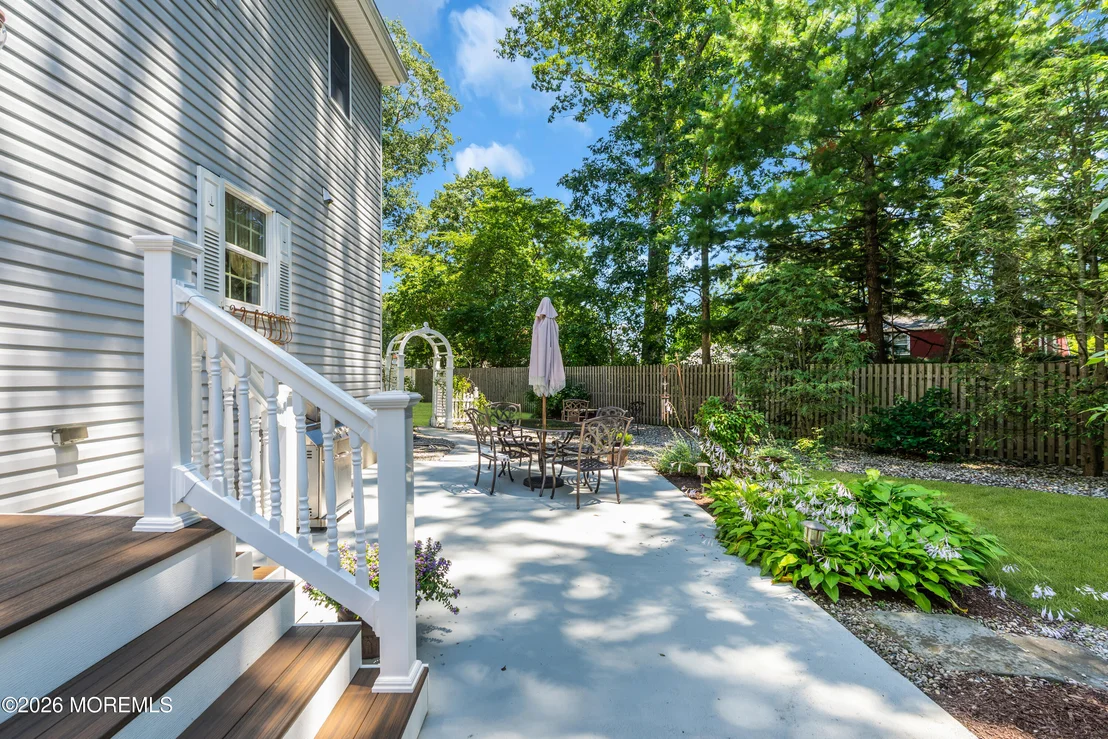 Photo of 901 Roundtree Drive