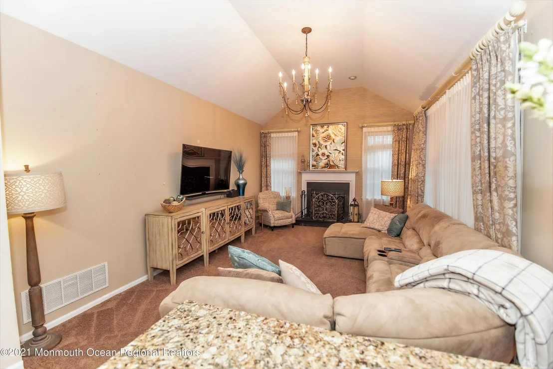 Photo of 607 Windcrest Court