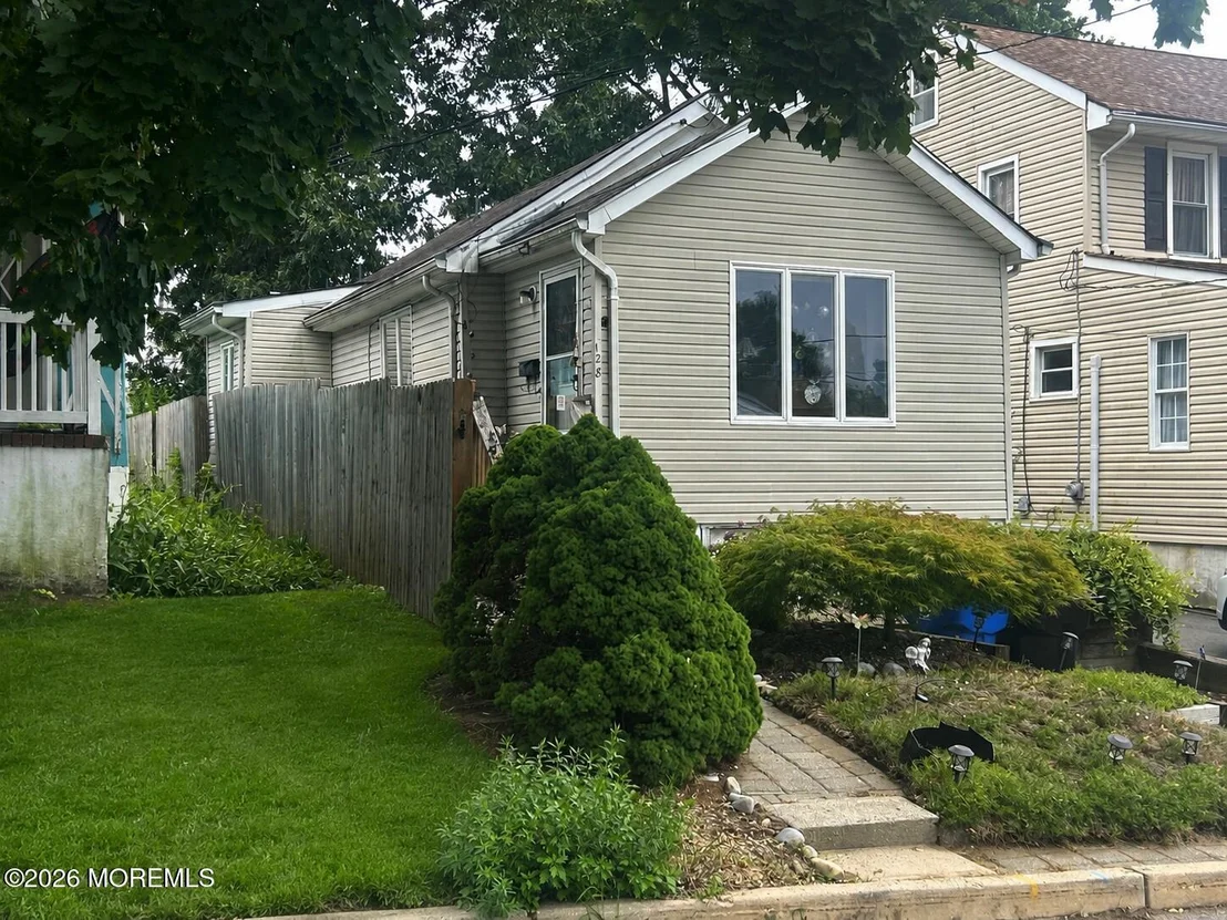 Photo of 128 Chamone Avenue