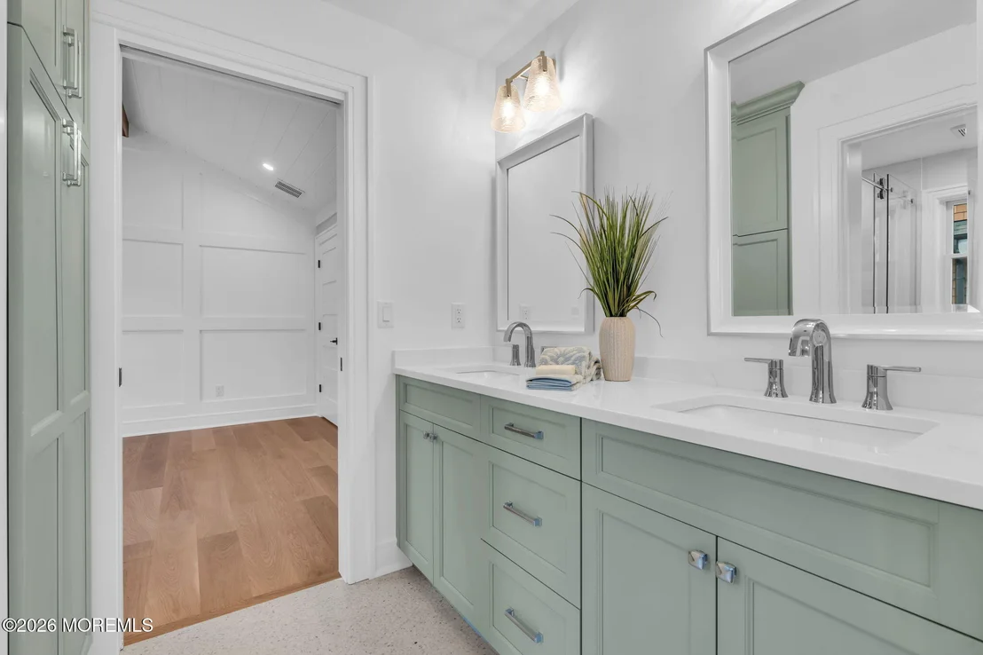 Photo of 151 Pershing Boulevard