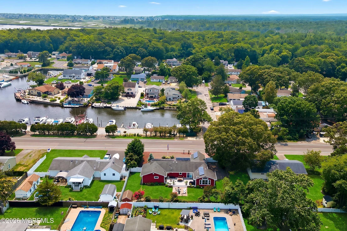 Photo of 406 Laurel Boulevard
