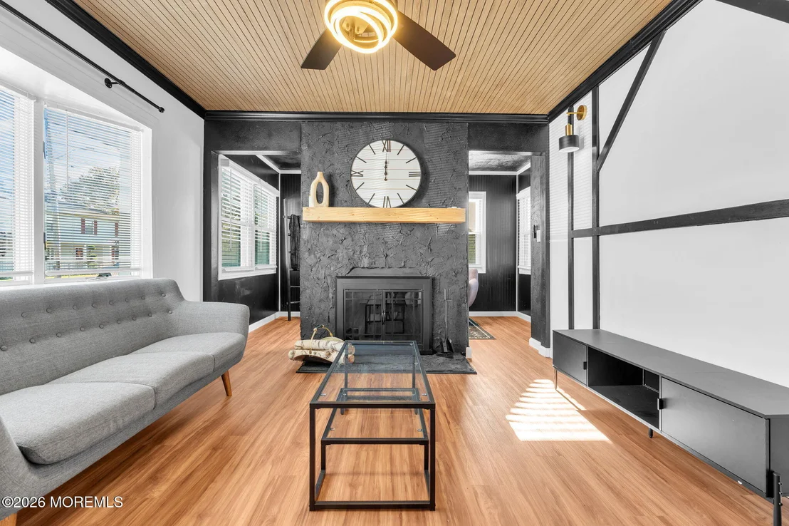 Photo of 1011 Florence Avenue