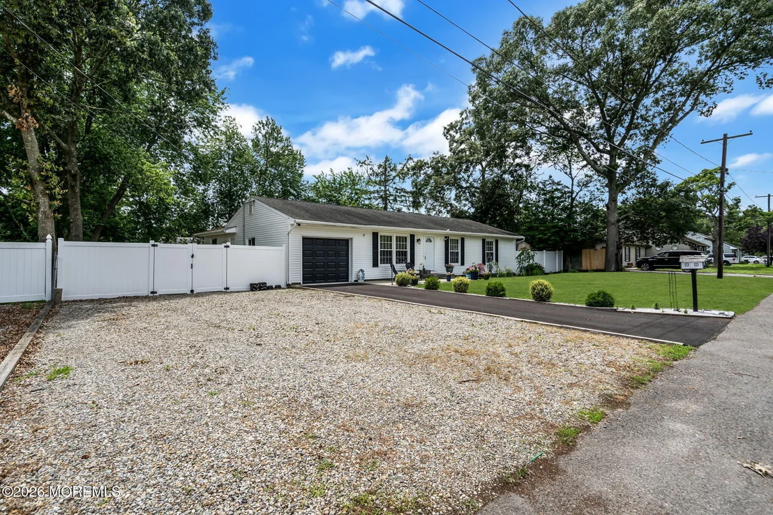 Photo of 417 Chestnut Drive