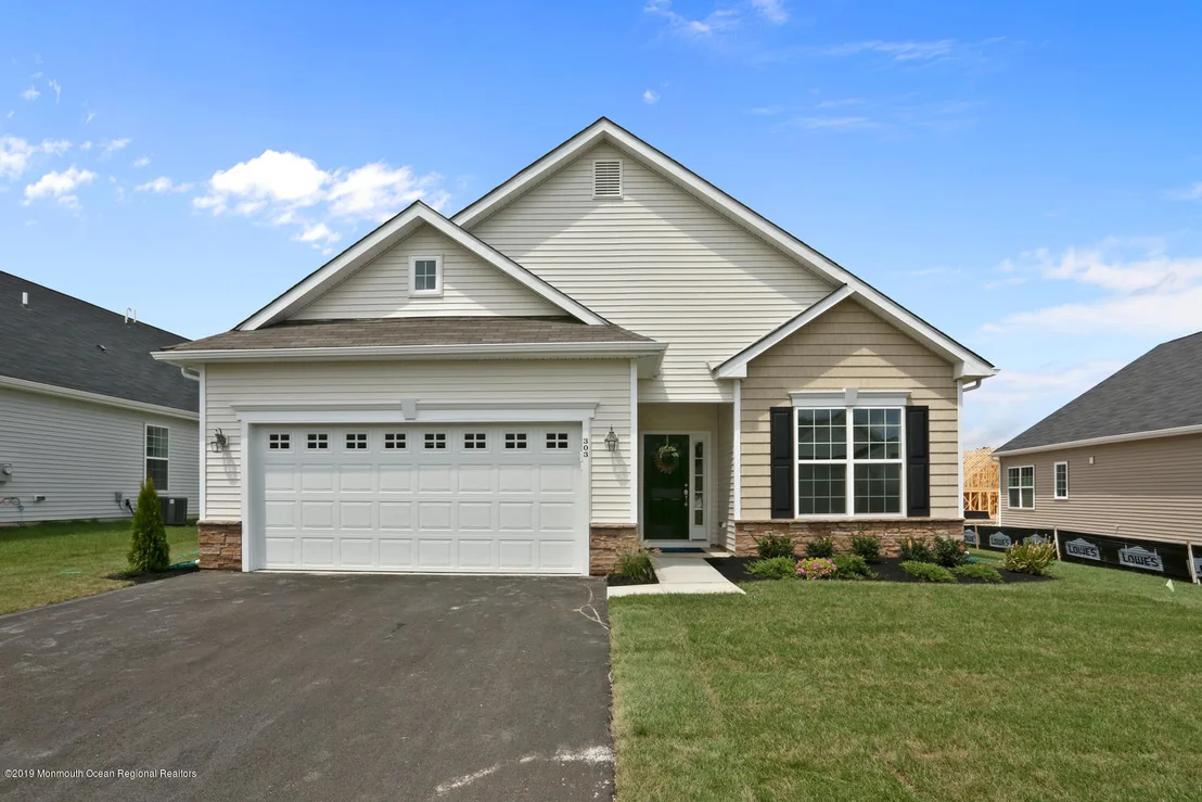 Photo of 77 Woodview Drive