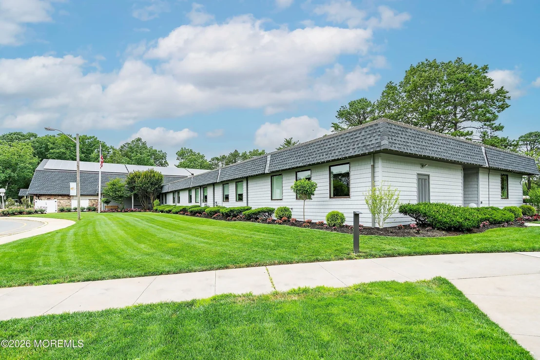 Photo of 669B Buckingham Drive