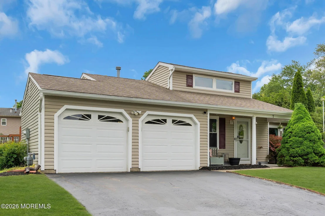Photo of 7 Sweetbriar Trail