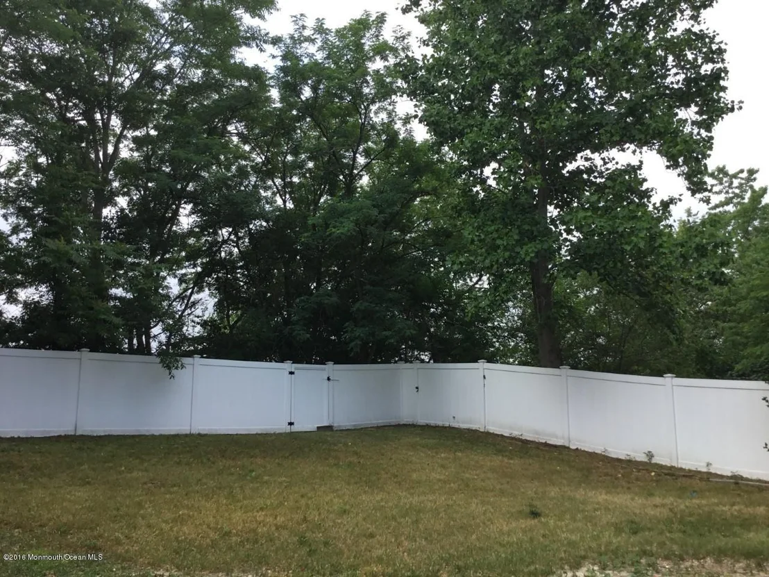 Photo of 438 Applegate Avenue