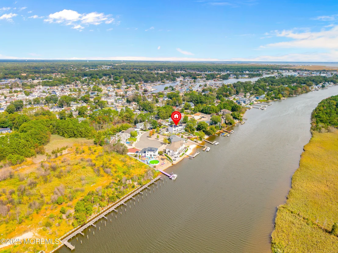 Photo of 741 S River Drive