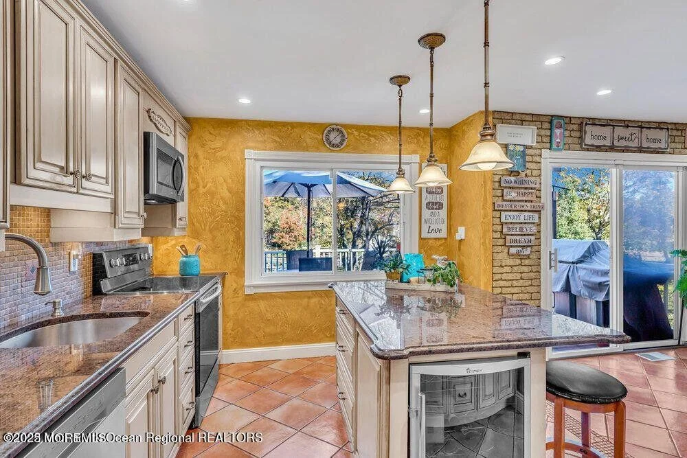 Photo of 541 Frank Applegate Road