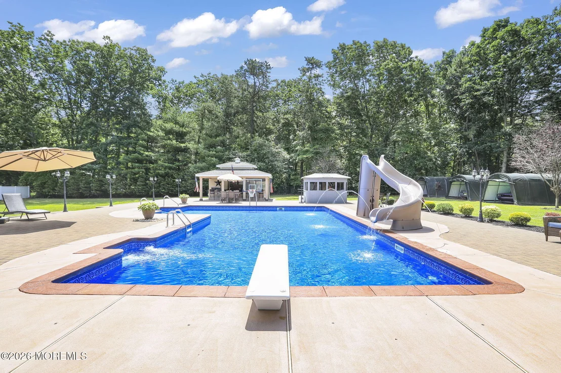 Photo of 296 Sunnybrook Road