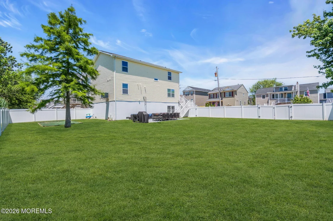 Photo of 916 2nd Street