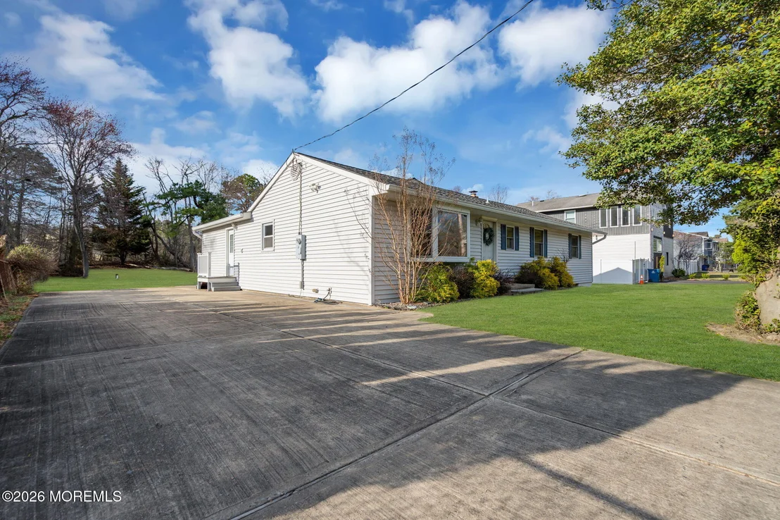 Photo of 20 Sylvan Boulevard