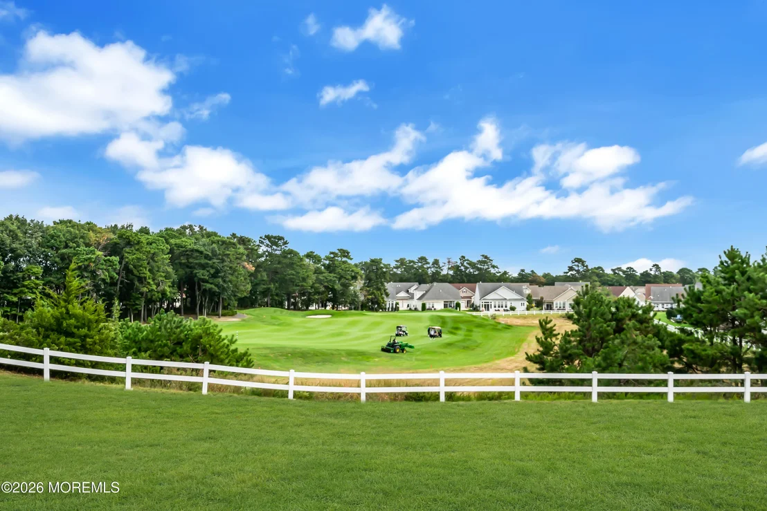Photo of 4 Bay Head Court