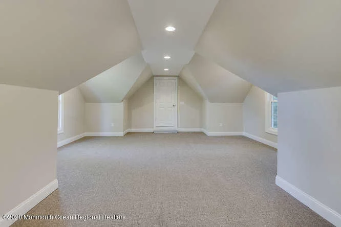 Photo of 2567 River Road