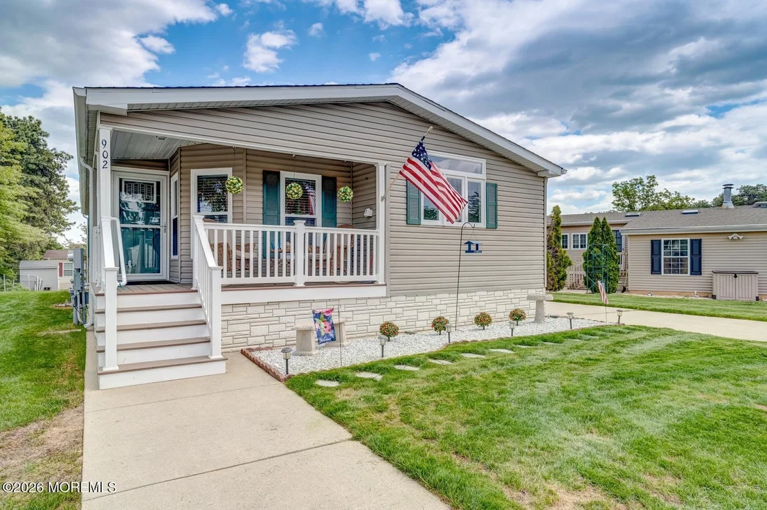 Photo of 902 Oak Ridge Terrace