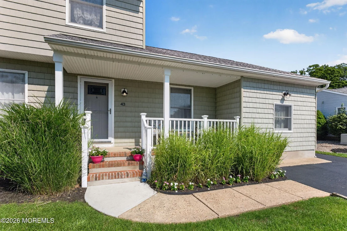 Photo of 43 Tremont Drive