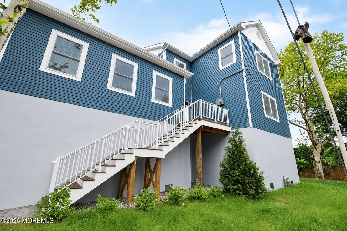 Photo of 427 Central Avenue