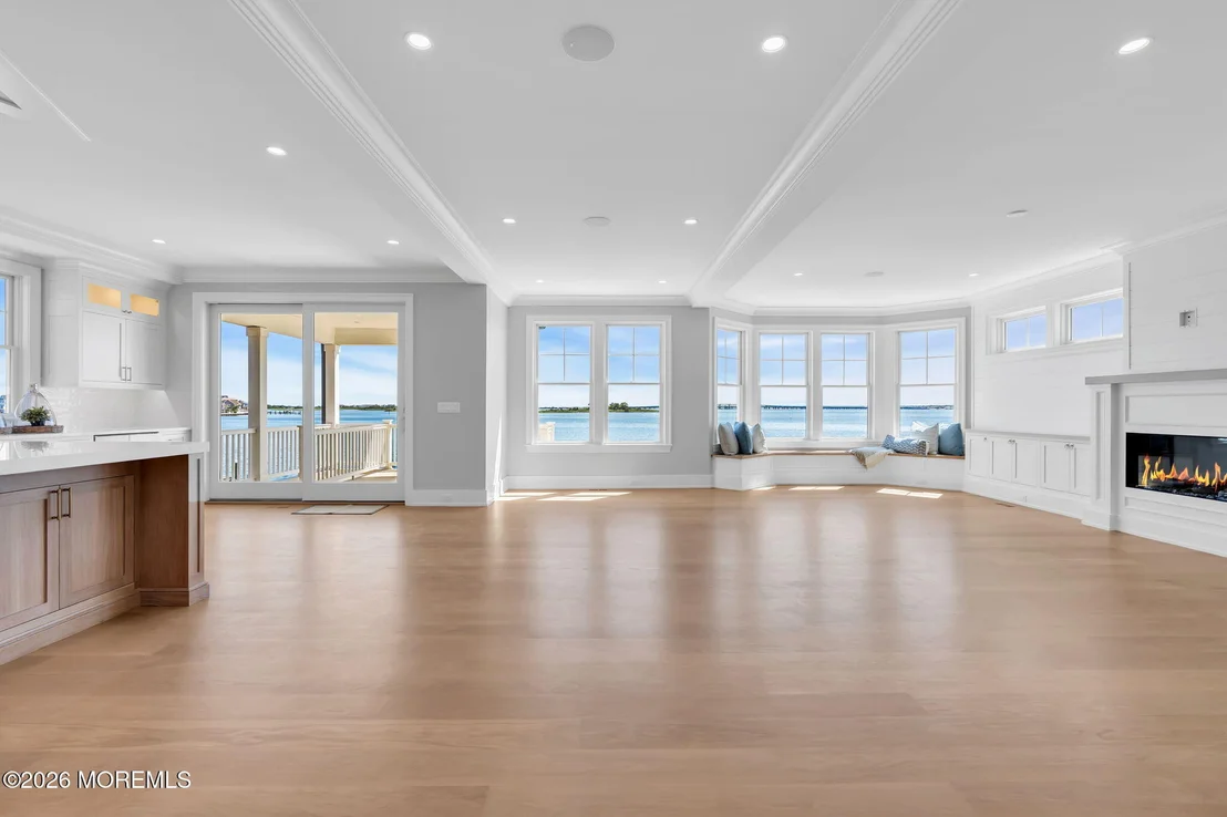 Photo of 153 Pershing Boulevard