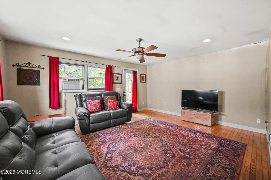 Photo of 317 Edgeview Road