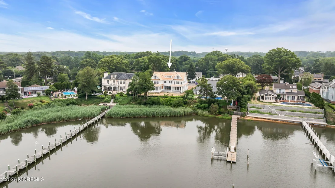 Photo of 2639 River Road