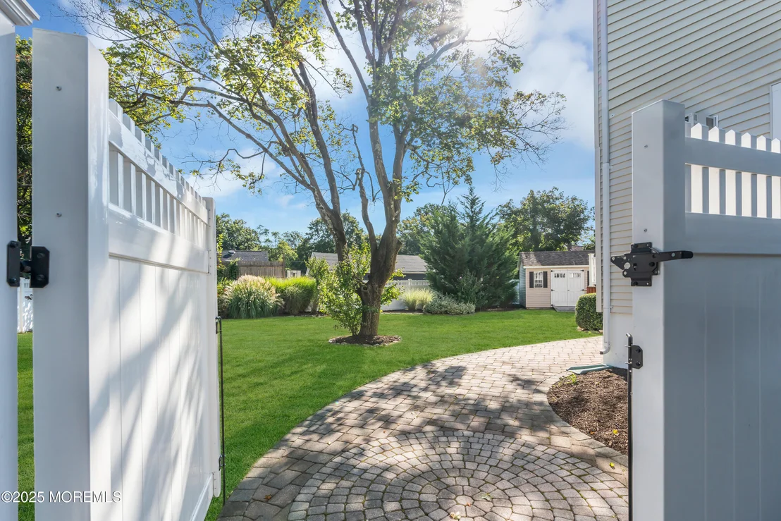 Photo of 818 Arthur Drive