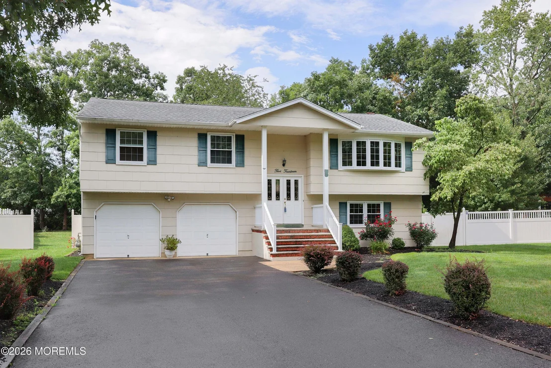 Photo of 514 Oakview Drive