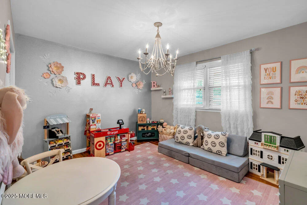 Photo of 984 Westminster Drive