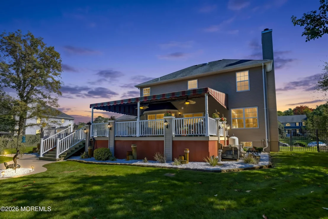 Photo of 611 Winterberry Boulevard