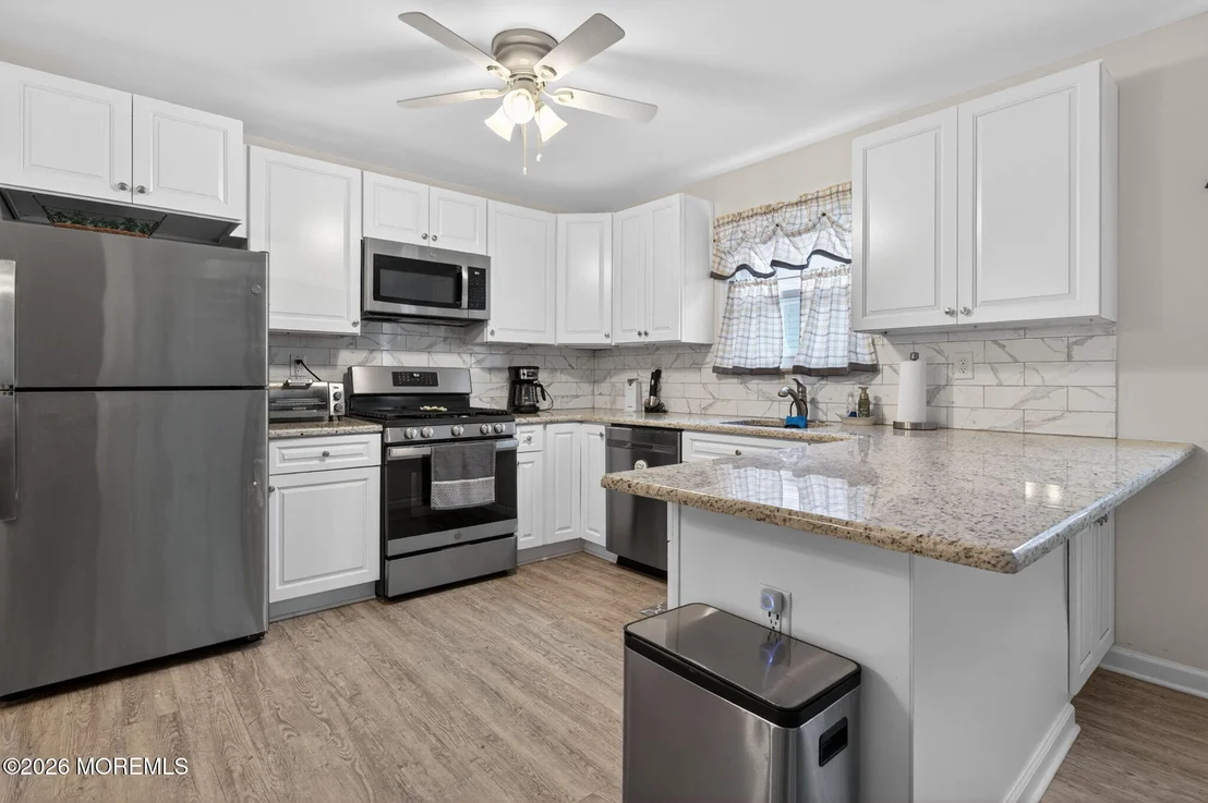 Photo of 152 Pulaski Boulevard