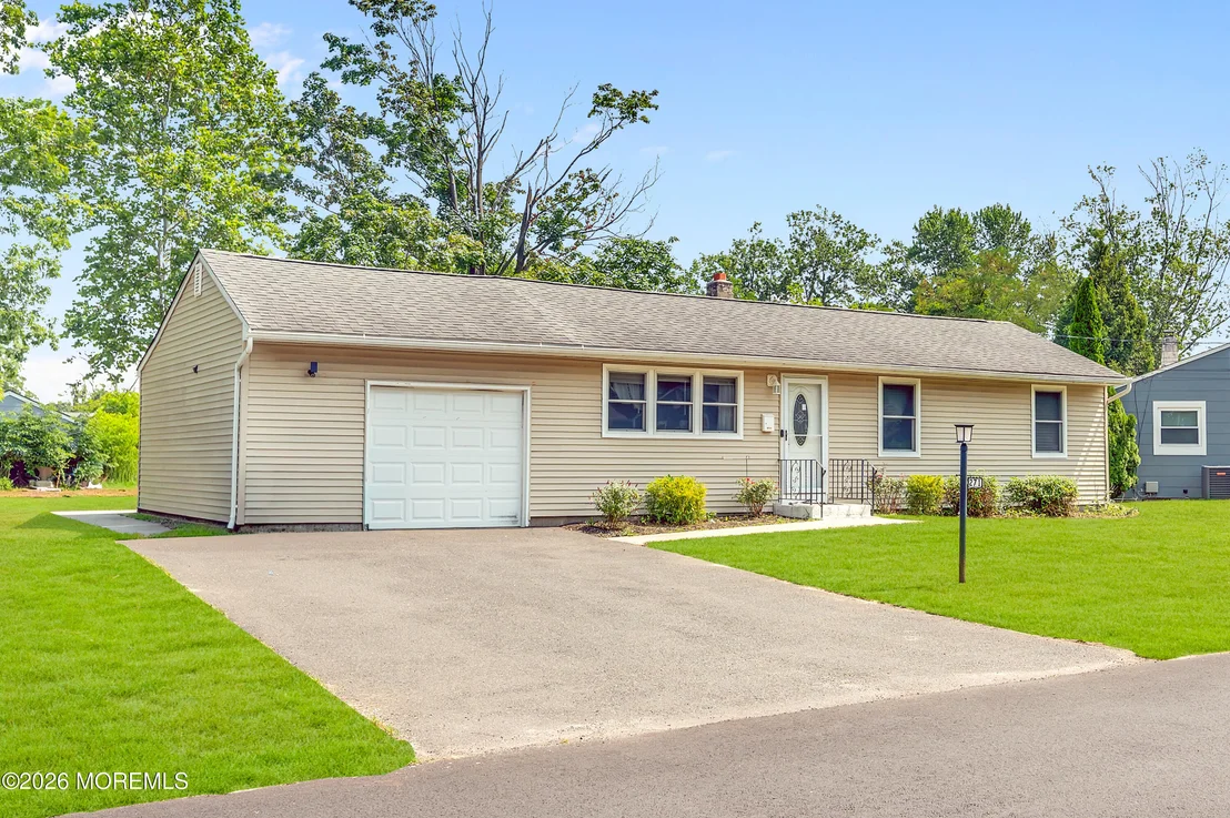 Photo of 271 Sky Manor Boulevard