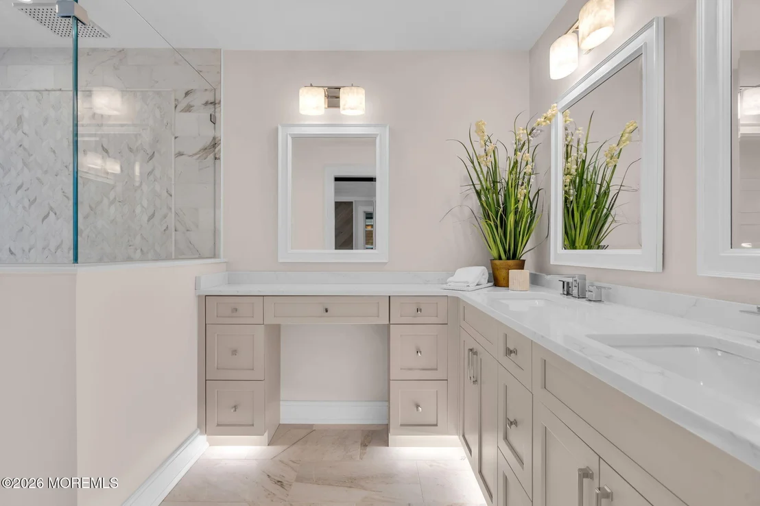Photo of 151 Pershing Boulevard