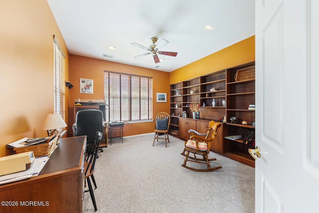 Photo of 46 Minuteman Circle