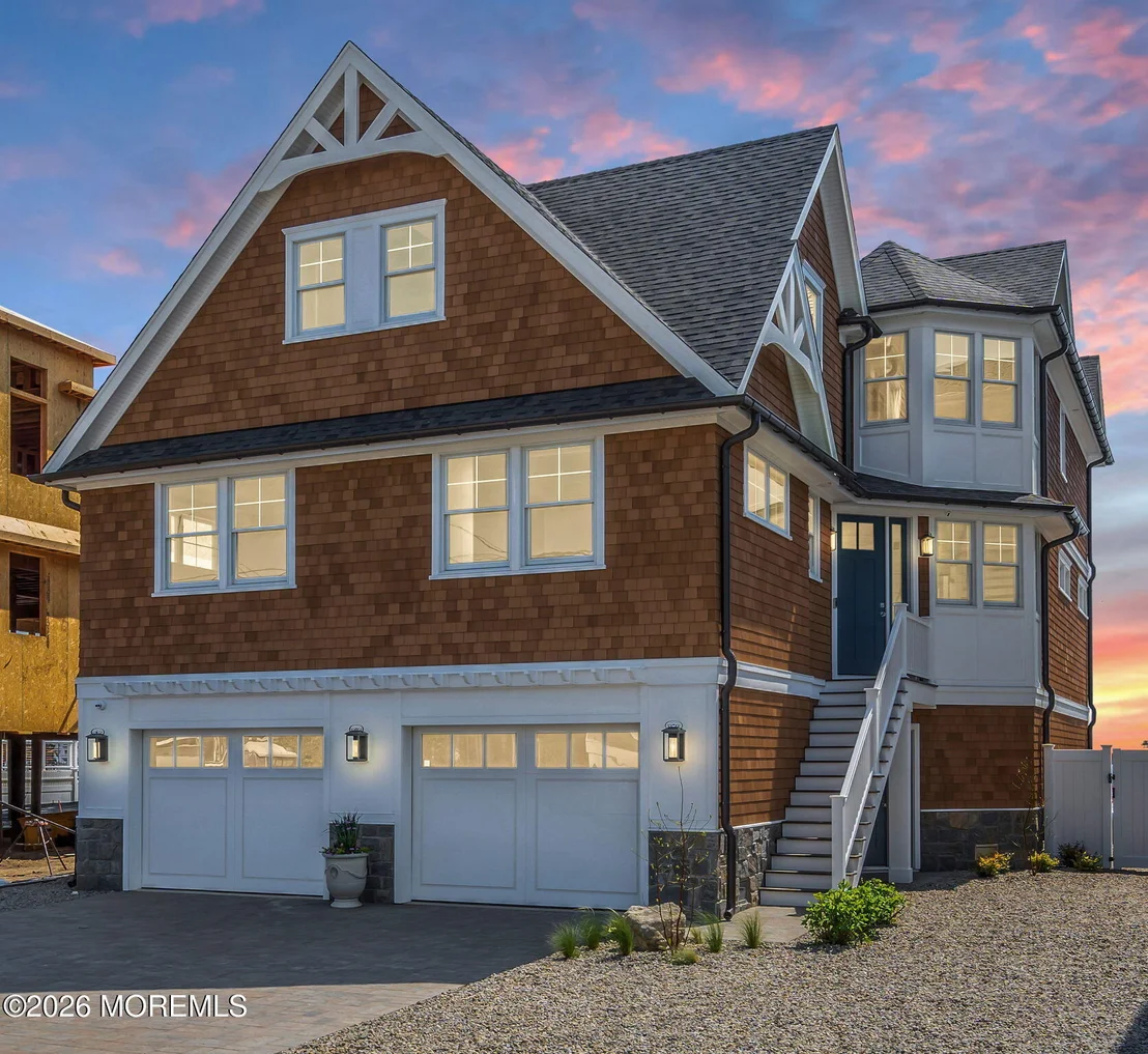 Photo of 153 Pershing Boulevard
