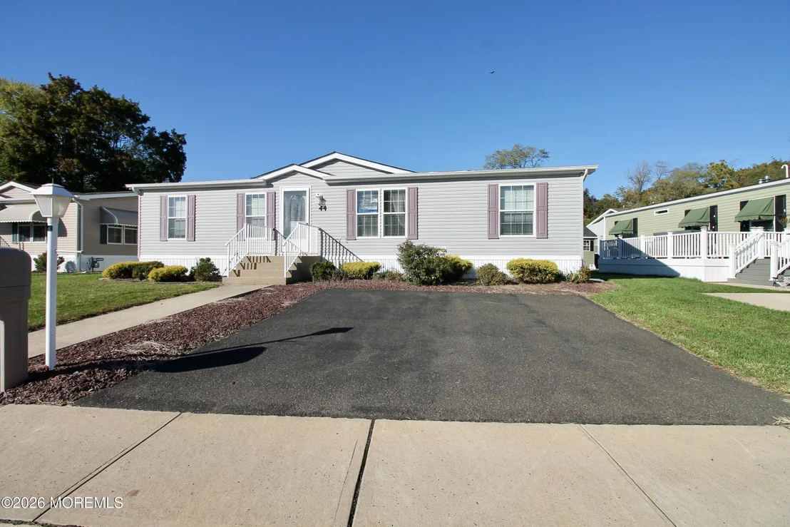 Photo of 44 Silvermeade Drive