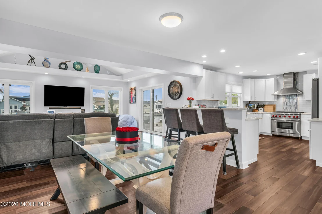 Photo of 933 Montauk Drive