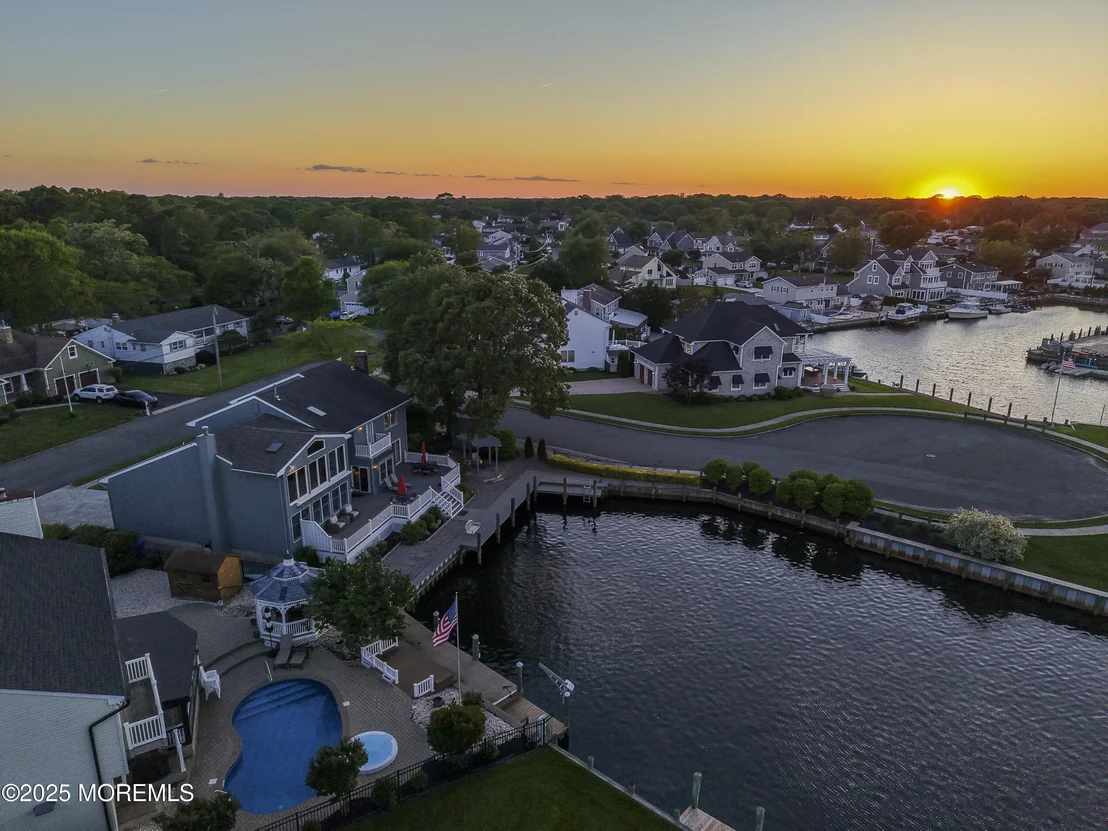 Photo of 560 Midwood Drive