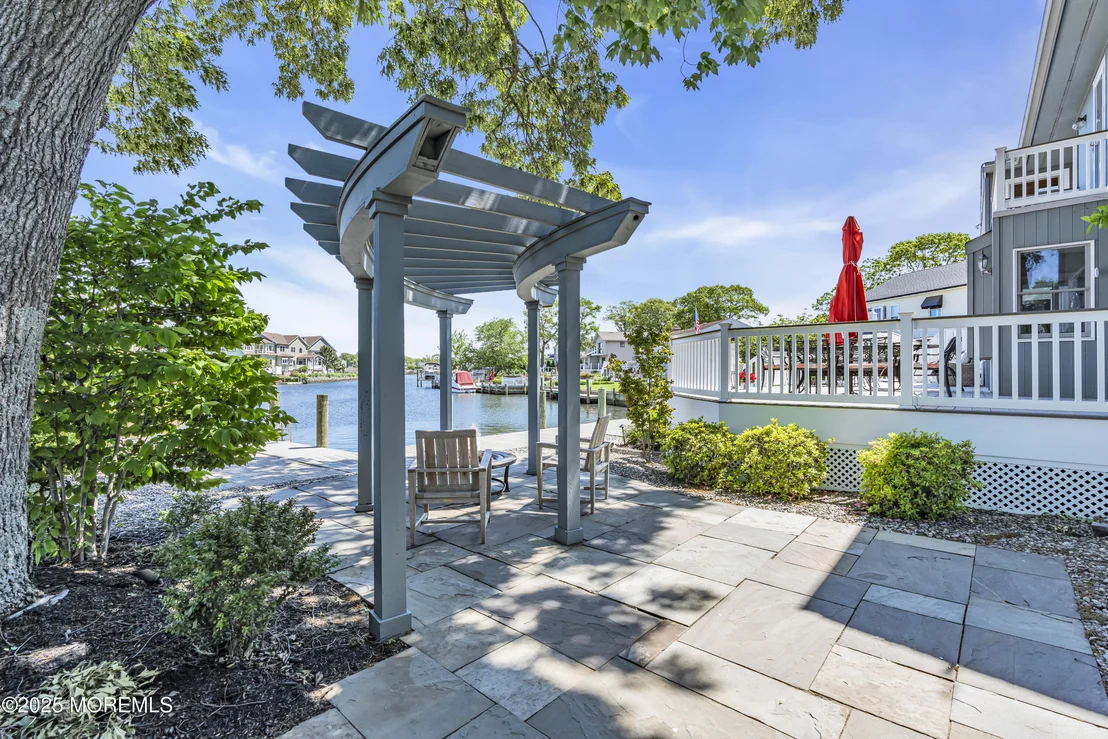 Photo of 560 Midwood Drive