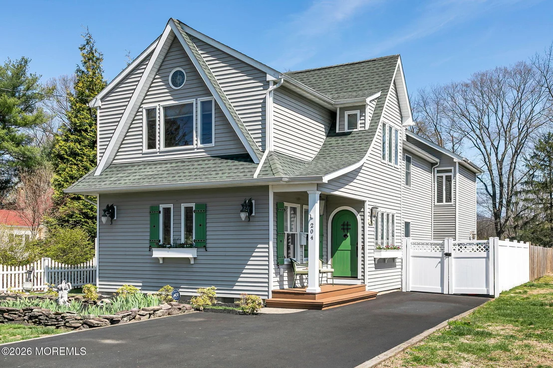 Photo of 204 Pine Place