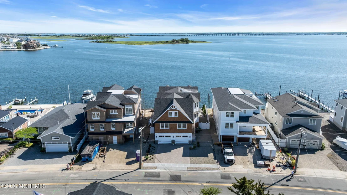 Photo of 153 Pershing Boulevard