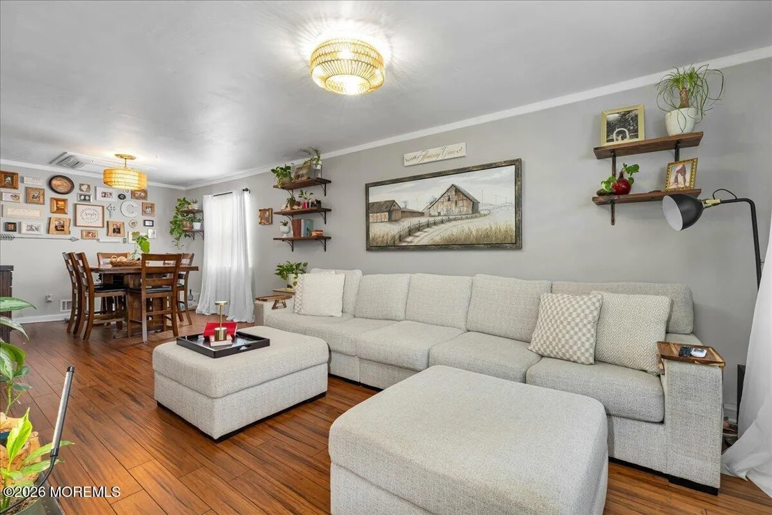 Photo of 48 Cresci Boulevard