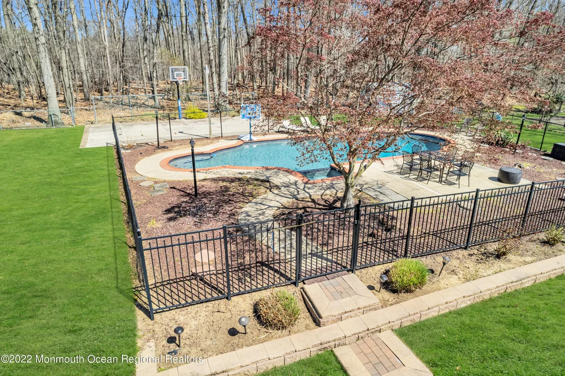 Photo of 7 Algonquin Drive