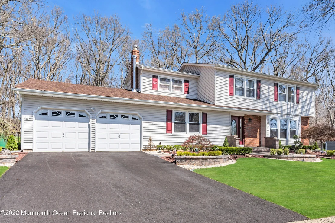 Photo of 7 Algonquin Drive