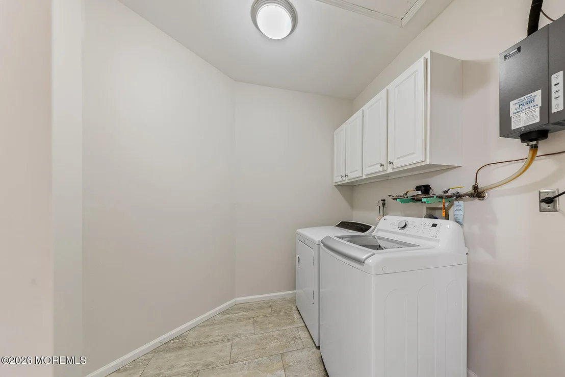 Photo of 1 Colonial Way