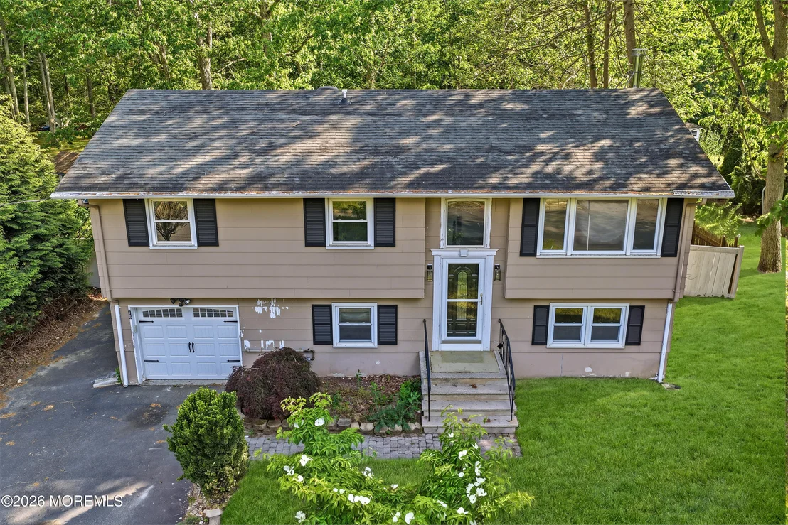 Photo of 16 Crest Road