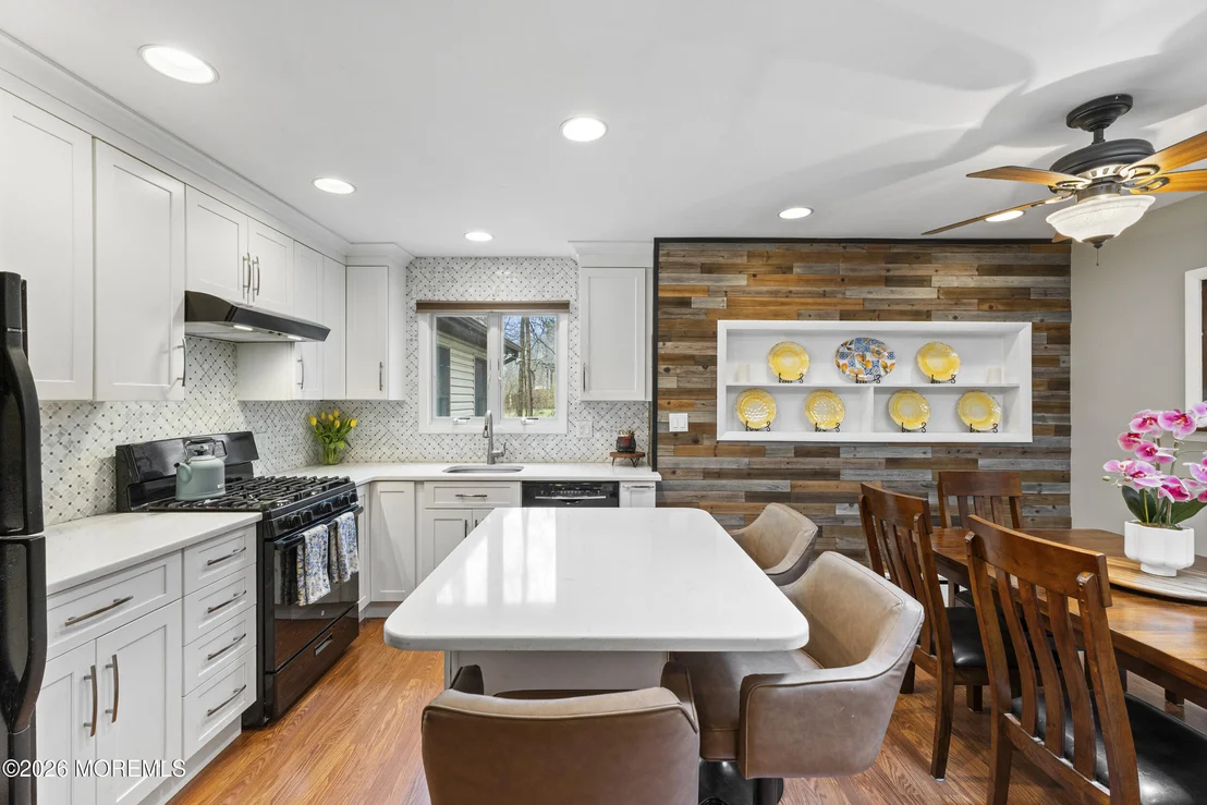 Photo of 164 W 3rd Street